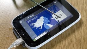Intel apresenta tablet espec�fico para educa��o no Brasil