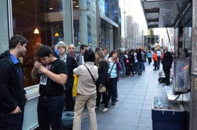 Em tr�s dias, Apple j� vendeu mais de 5 milh�es de iPhone 5