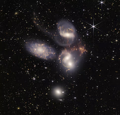 Quinteto de Stephan (um grupo de cinco galáxias na constelação de Pégaso)