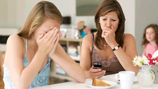 WhatsApp pode suspender contas para combater bullying WhatsApp pode suspender contas para combater bullying