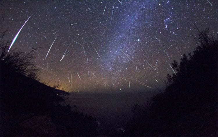 Chuva de meteoros poderá ser vista na próxima madrugada Chuva de meteoros poderá ser vista na próxima madrugada