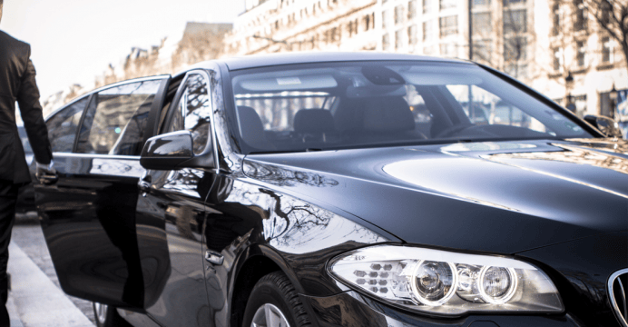 Uber terá que indenizar quase 50 mil passageiros por cobrança de gorjetas Uber terá que indenizar quase 50 mil passageiros por cobrança de gorjetas