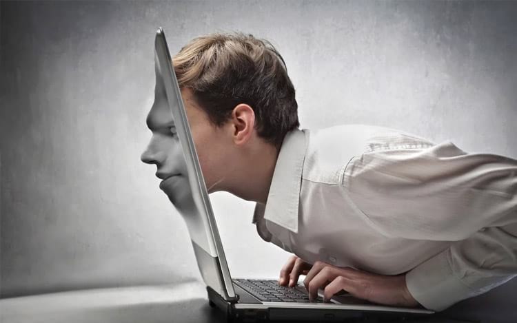 Acessar internet em excesso pode causar problemas mentais Acessar internet em excesso pode causar problemas mentais