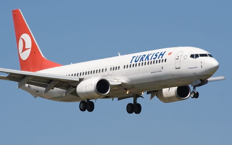 Susto no ar: avião realiza pouso de emergência por nome ameaçador de rede Wi-Fi.