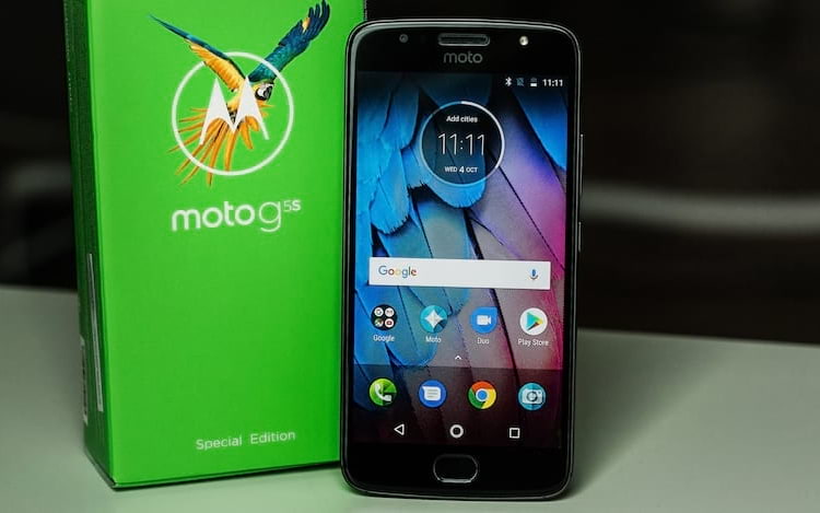 Moto G5S vs Moto G6 Play: compare os celulares da Motorola