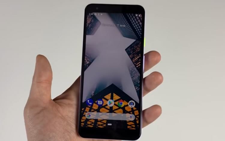 Google Pixel 3 Lite aparece em vídeo de um canal do YouTube Google Pixel 3 Lite aparece em vídeo de um canal do YouTube