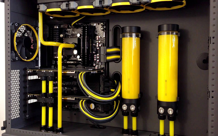 "Skunkworks" Mais um PC do YouTuber JayZTwoCents