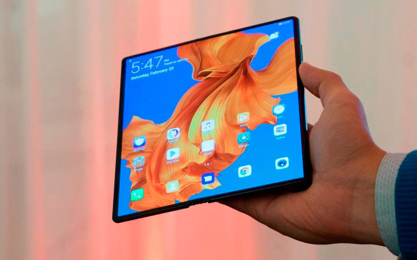 Huawei Mate X trará processador Kirin 990 e conjunto triplo de câmera Huawei Mate X trará processador Kirin 990 e conjunto triplo de câmera