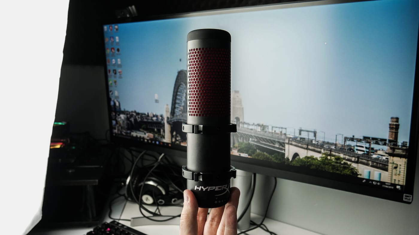What are the types of microphones and their capture modes?