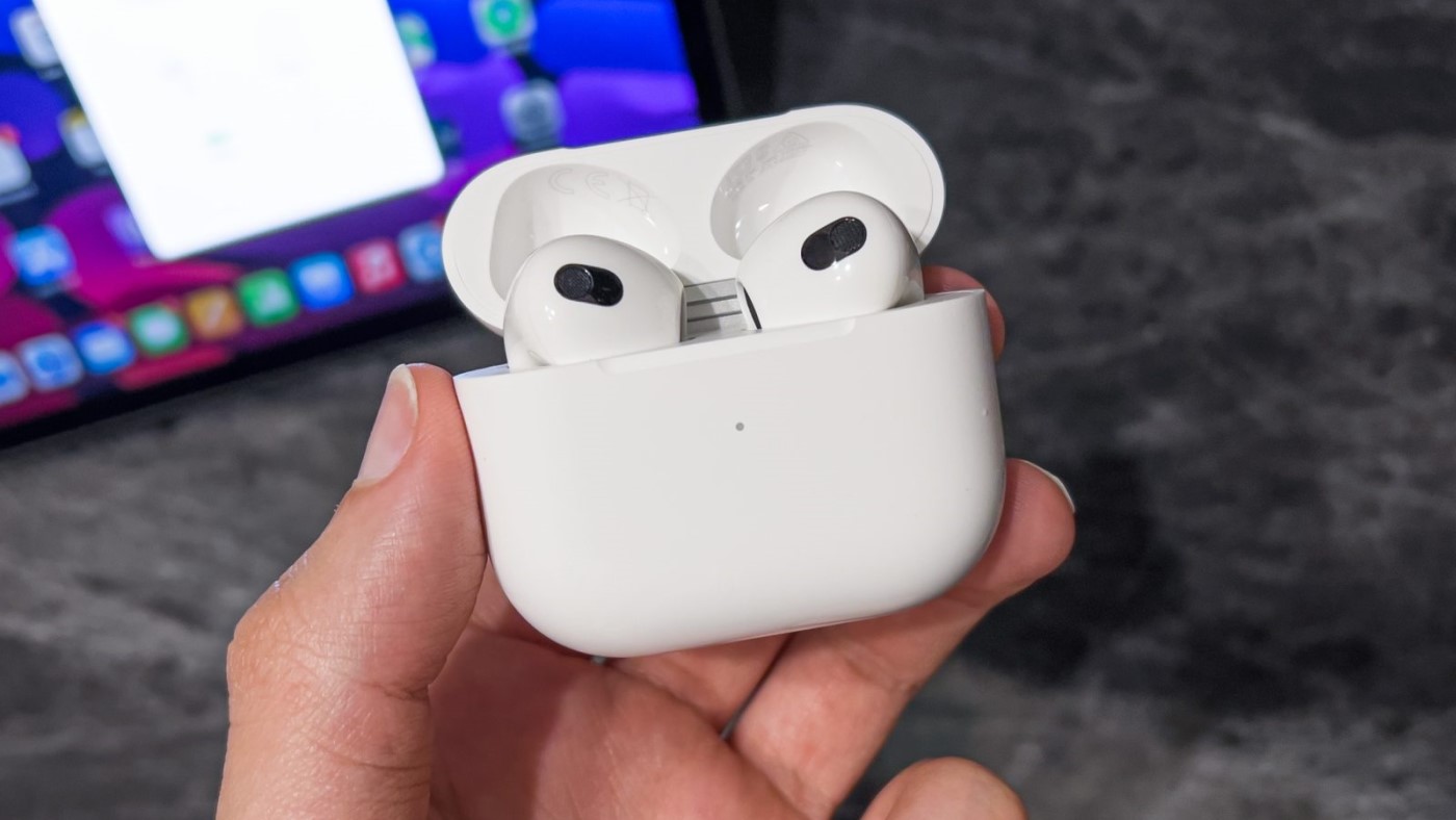 AirPods 3 recebe firmware 4C170 para correção de bugs e melhorias