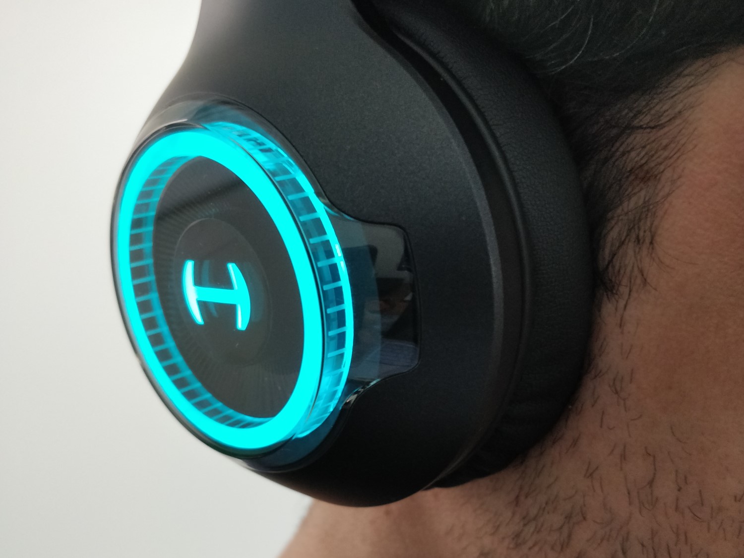 Som do fone de ouvido (headset) Bluetooth perde qualidade quando usa o  microfone?