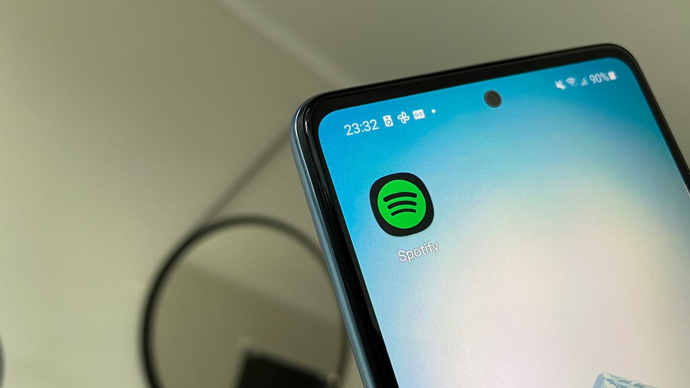 Spotify tests a floating button to make it easier to create playlists