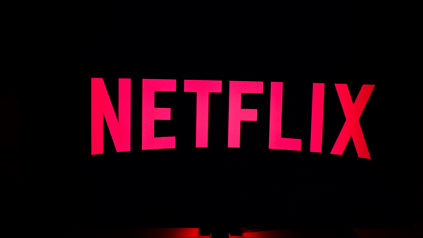 Câmara aprova texto-base do arcabouço fiscal, Netflix começa a cobrar por  conta compartilhada e o que importa no mercado