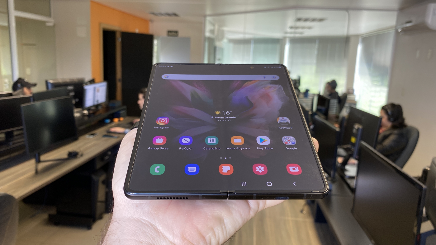 Samsung revela tablet dobrável e enrolável 