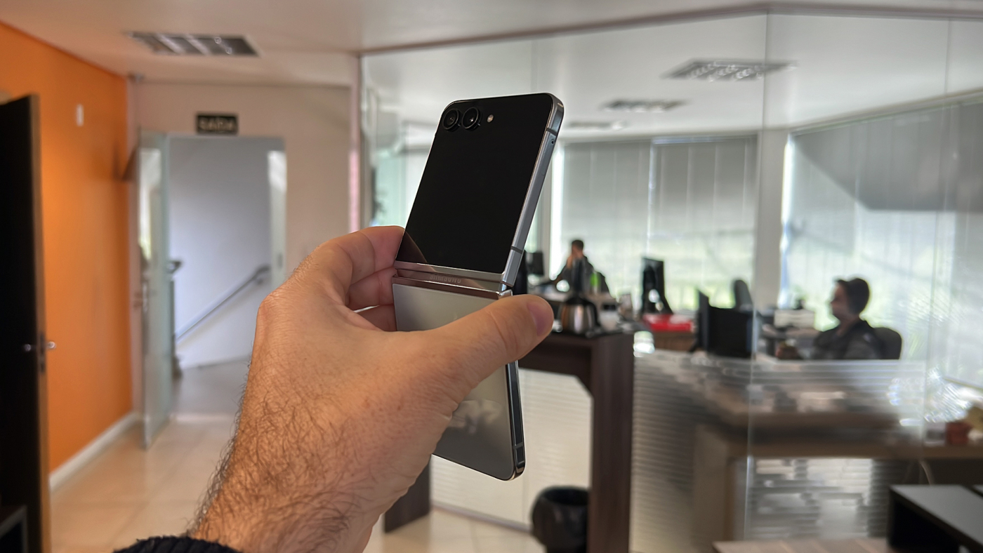 Galaxy Z Flip 6 surge com com Snapdragon 8 Gen 3.
