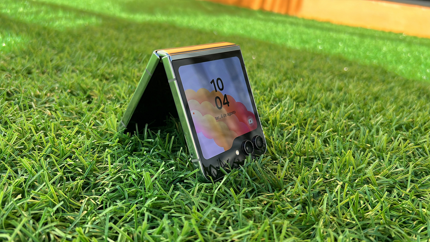 Galaxy Z Flip 5 (Imagem: Oficina da Net)