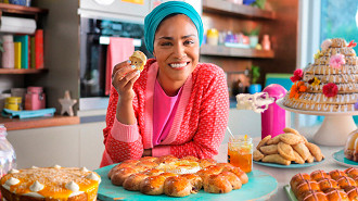 Oven Delights with Nadiya (2021) Oven Delights with Nadiya (2021)