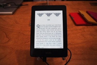 Amazon começa a vender seu e-reader Kindle Paperwhite no Brasil