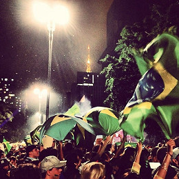 Usuários do Instagram registram protestos pelo país Usuários do Instagram registram protestos pelo país