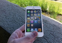 Próximos iPhones poderão ter tela de 6 polegadas