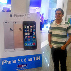 Como foram as primeiras horas de iPhones 5S no Brasil? Como foram as primeiras horas de iPhones 5S no Brasil?