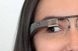 Google Glass recebe atualização e capta imagens com um piscar de olhos Google Glass recebe atualização e capta imagens com um piscar de olhos