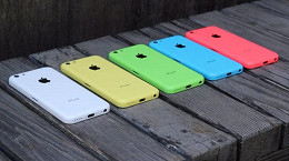 Apple lança iPhone 5C ainda mais barato com 8GB Apple lança iPhone 5C ainda mais barato com 8GB