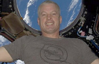 Nasa divulga primeiro selfie de astronauta direto do espaço
