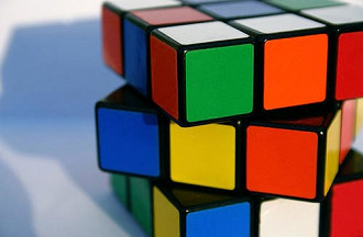 Google comemora os 40 anos do cubo de Rubik com Doodle