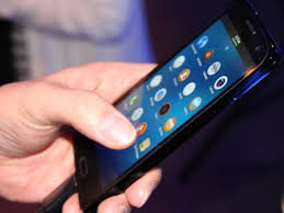 A cada quatro celulares vendidos no Brasil, três são smartphones