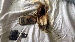 Samsung Galaxy S4 incendeia debaixo de travesseiro Samsung Galaxy S4 incendeia debaixo de travesseiro
