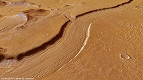 Robô da NASA bate recorde de distância percorrida em solo marciano