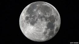 Cratera com 200 quilômetros de diâmetro é encontrada na Lua Cratera com 200 quilômetros de diâmetro é encontrada na Lua