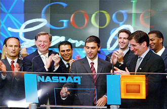 Larry Page na cerimônia de estreia na bolsa de valores de Nova Iorque, a Nasdaq