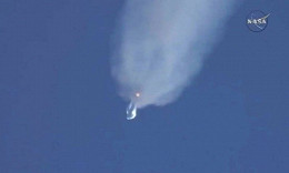 Falcon 9 explode poucos minutos após o seu lançamento Falcon 9 explode poucos minutos após o seu lançamento