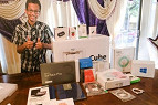 Garoto que foi preso por criar relógio recebe presente da Microsoft Garoto que foi preso por criar relógio recebe presente da Microsoft