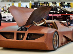 Conheça o carro feito basicamente de madeira Conheça o carro feito basicamente de madeira