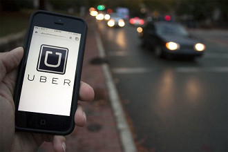 Usuários poderão solicitar um carro do Uber através do Messenger.