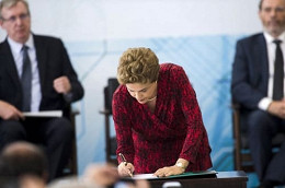 Dilma sanciona marco legal da ciência e tecnologia Dilma sanciona marco legal da ciência e tecnologia