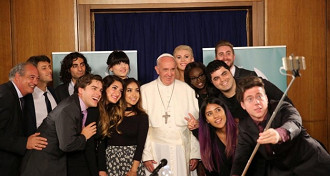 Papa Francisco se reúne com youtubers internacionais