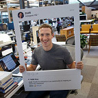 Para garantir segurança, Zuckerberg cobre com fita adesiva câmera de notebook Para garantir segurança, Zuckerberg cobre com fita adesiva câmera de notebook