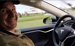 Tesla pode ter escondido acidente de investigadores Tesla pode ter escondido acidente de investigadores