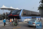 China inicia os testes de ônibus capaz de passar por cima dos carros China inicia os testes de ônibus capaz de passar por cima dos carros
