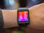 Samsung inicia os testes de relógios inteligentes compatíveis com aparelhos da Apple Samsung inicia os testes de relógios inteligentes compatíveis com aparelhos da Apple