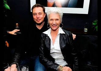 Elon e sua mãe, Maye Musk