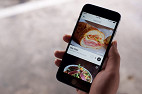 Uber irá disponibilizar serviço de entrega de comidas no Brasil Uber irá disponibilizar serviço de entrega de comidas no Brasil