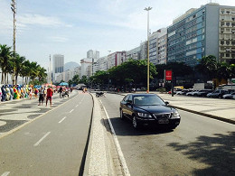 Prefeito do RJ sanciona lei que proíbe Uber Prefeito do RJ sanciona lei que proíbe Uber