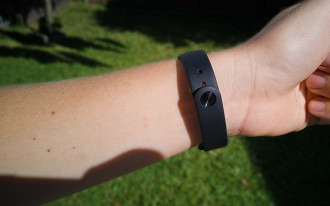 Review Xiaomi Mi Band 2: Vale a pena comprar uma pulseira?