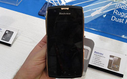 Conheça o BlackView BV8000 Pro, o aparelho super resistente 