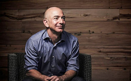 Com mais US$ 5 bi Jeff Bezos pode destronar Bill Gates como homem mais rico do mundo Com mais US$ 5 bi Jeff Bezos pode destronar Bill Gates como homem mais rico do mundo